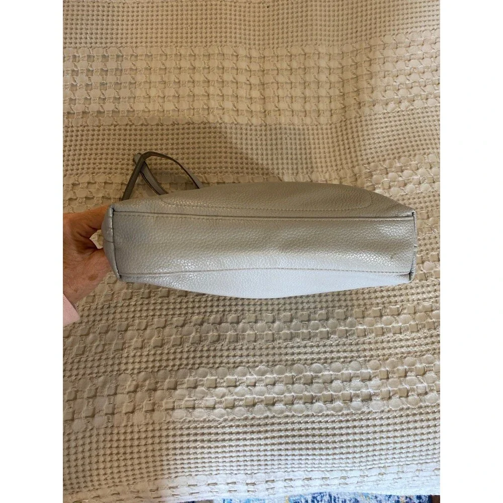 A New Day Light Gray Pebbled Crossbody Bag Gold Zip‎ Minimalist Travel Purse